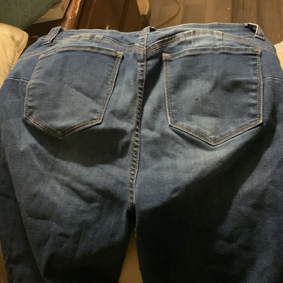 Super cute women’s skinny jeans - Picture 4 of 5